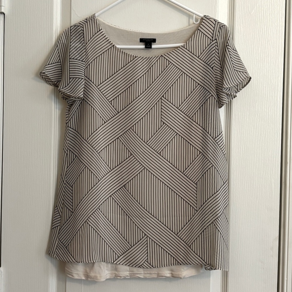 Ann Taylor Petite Cream + Black Short Sleeve Geometric Blouse, Lined